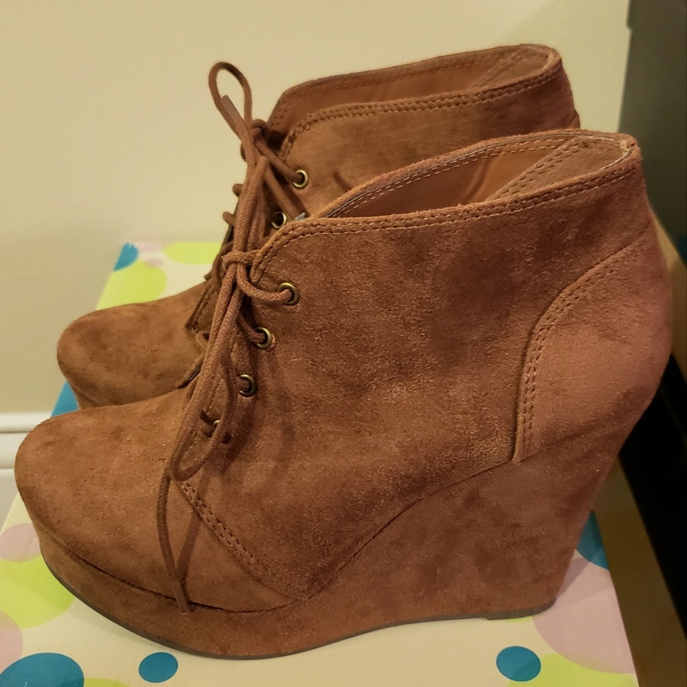 Chestnut Suede Lace-up Wedge